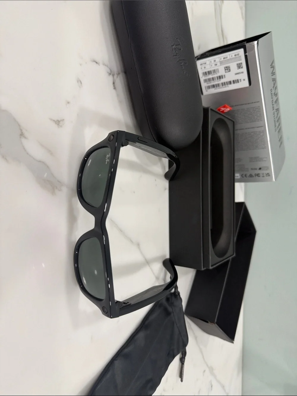 Ray-Ban Stories Wayfarer Smart Glasses RW4002 Black G-15 Green EUC